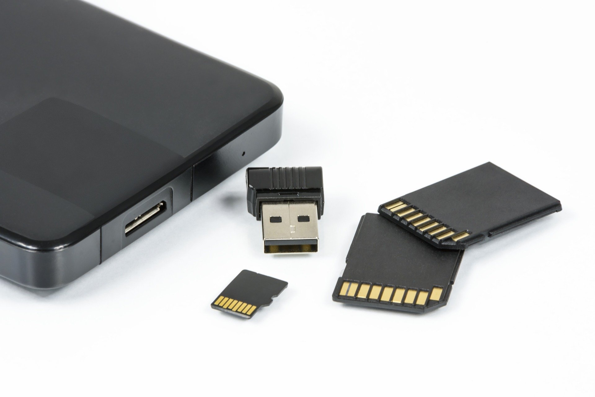 NUOVE TECNOLOGIE: COME STANNO CAMBIANDO LA NOSTRA MEMORIA?